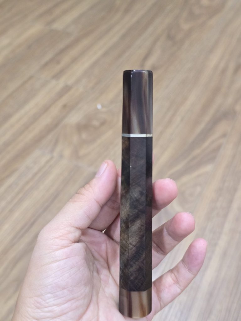 Ebony wa handle with blonde buffalo horn ferrule