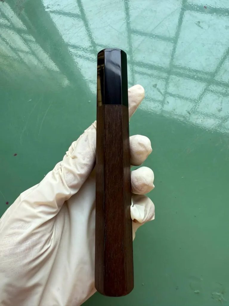 Walnut wa handle with buffalo horn ferrule