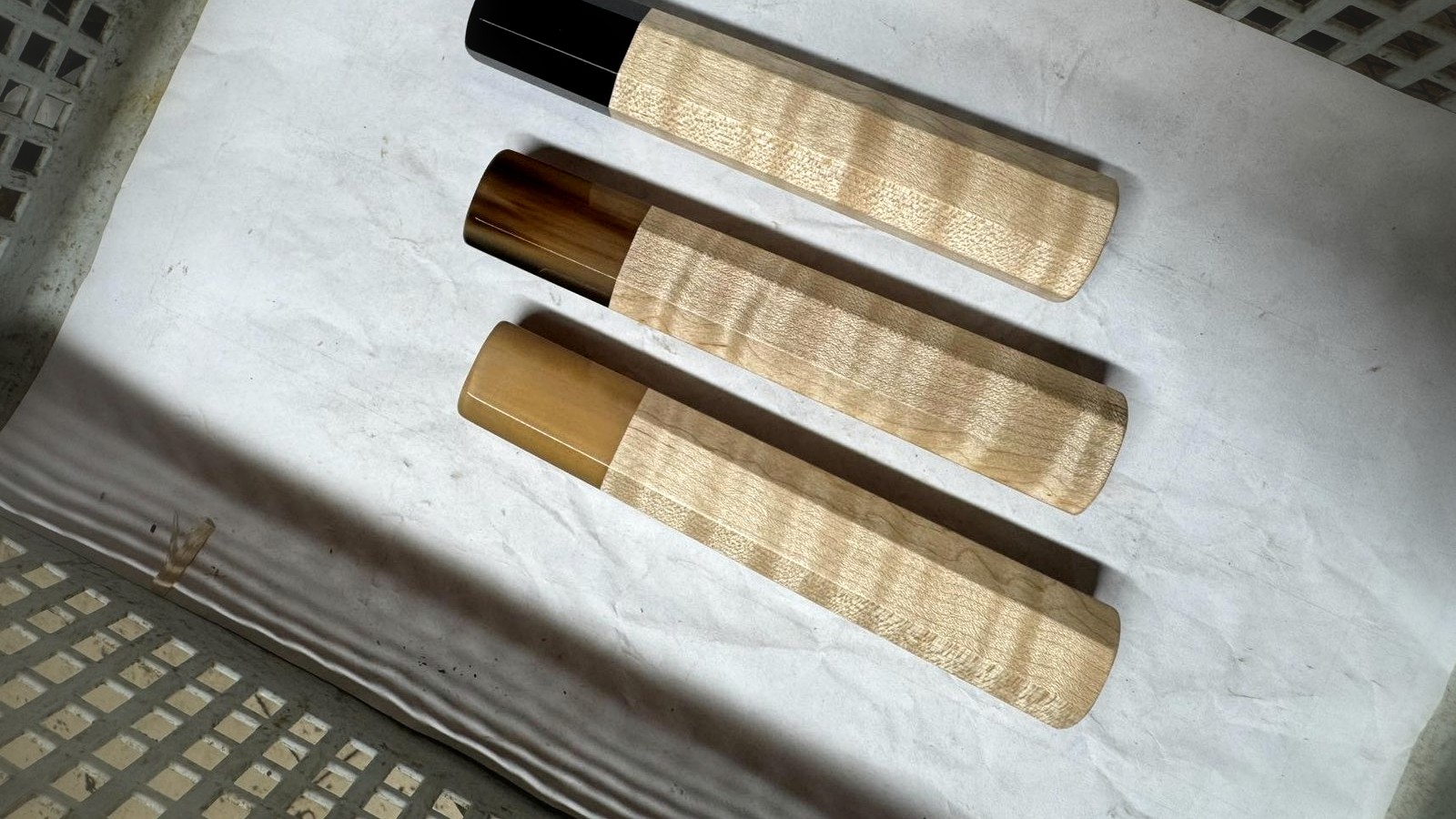 High-contrast ferrule and wood pairings for custom wa handles